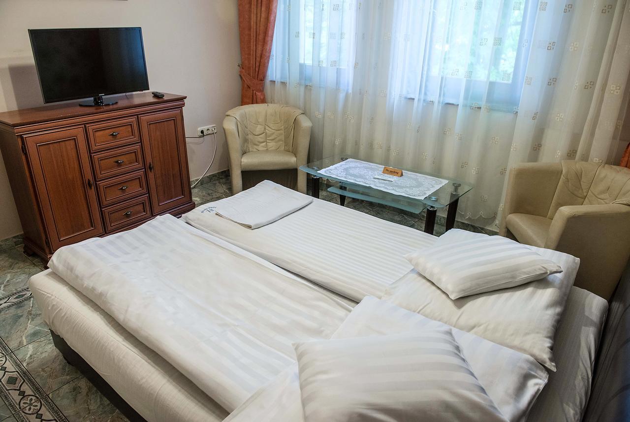 Bl Luxus Apartman Szeged Esterno foto