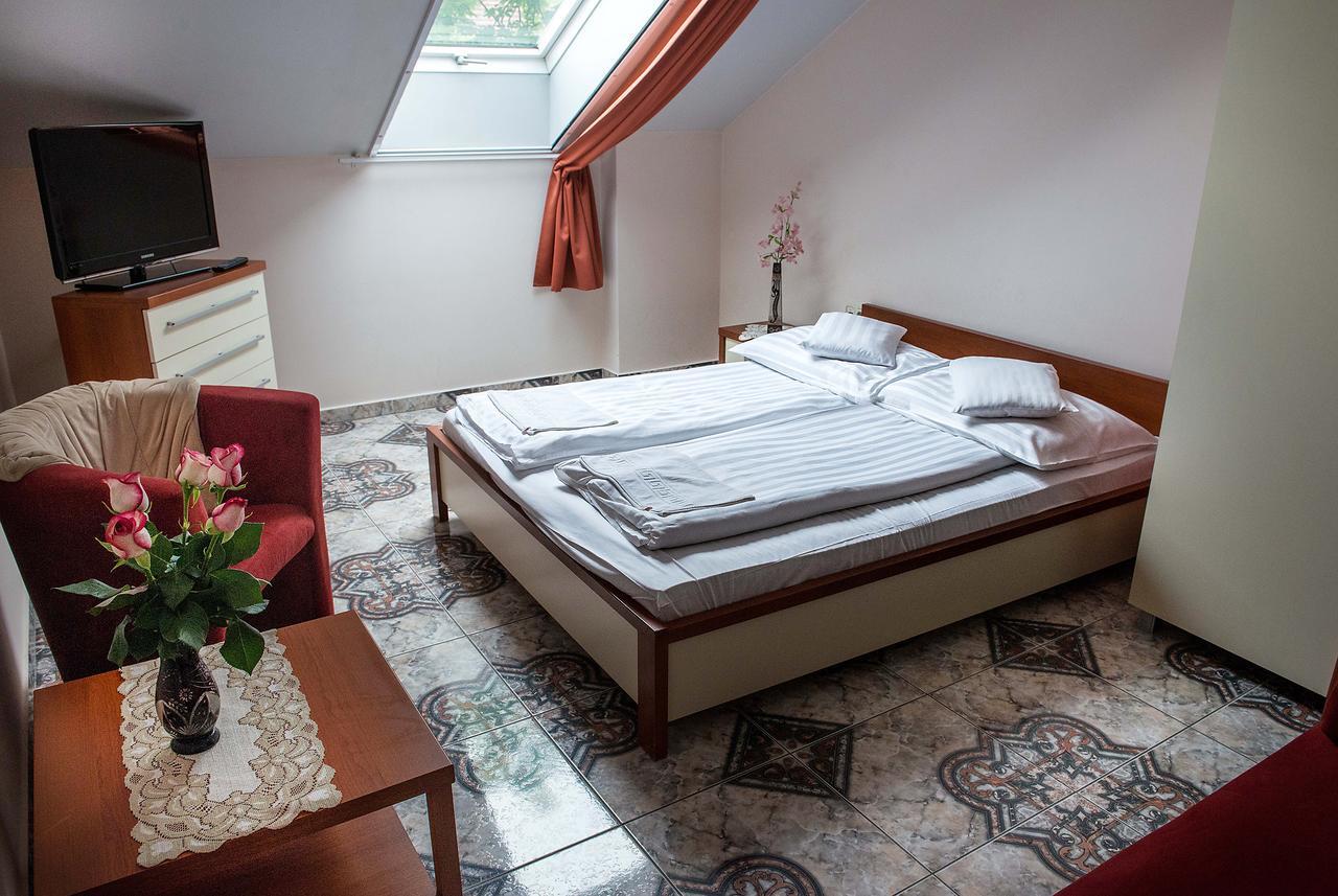 Bl Luxus Apartman Szeged Esterno foto