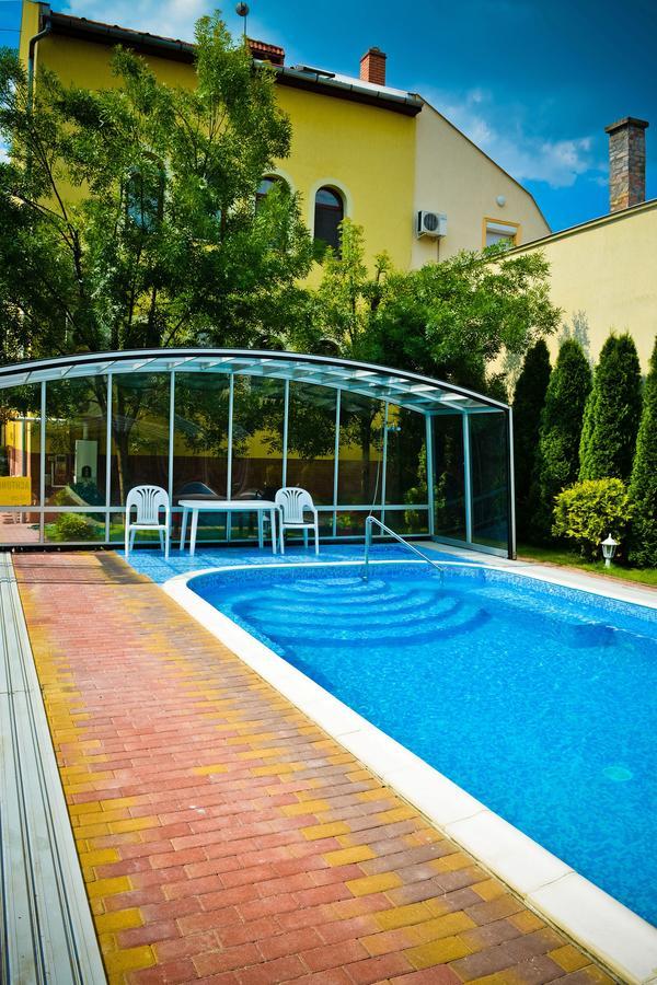 Bl Luxus Apartman Szeged Esterno foto